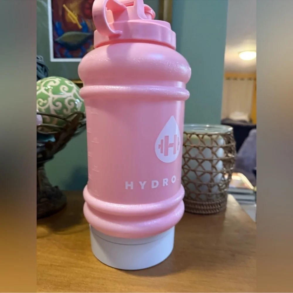HydroJug Pink water Bottle with straw Leopard
Adjustable Carrying Strap Sleeve - Picture 12 of 16